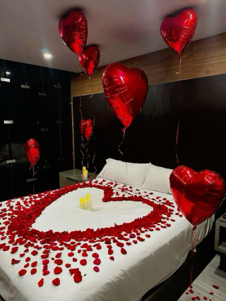 Classic Romantic Red Surprise