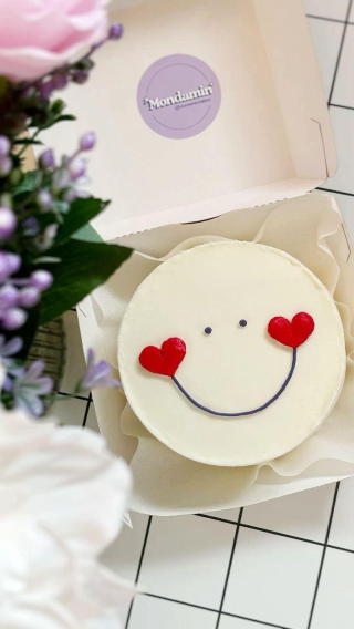 Mini Smile Cake – Heart Cheek Edition