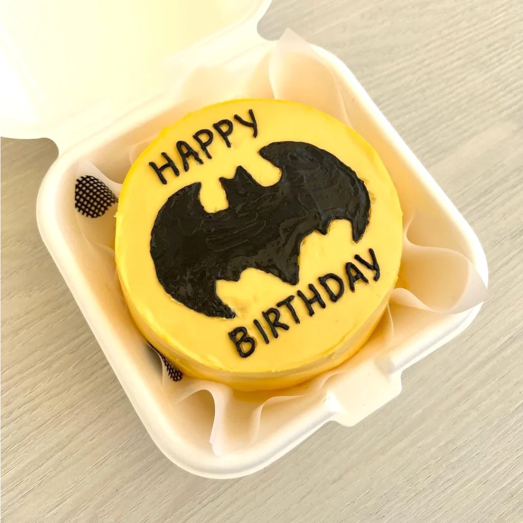 The Batman Logo Bento Cake