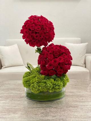 Crimson Elegance Arrangement ❤️🌹