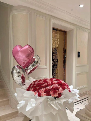 Rose Élan: Luxe Stairway Surprise with Heart Balloons 💗🌹