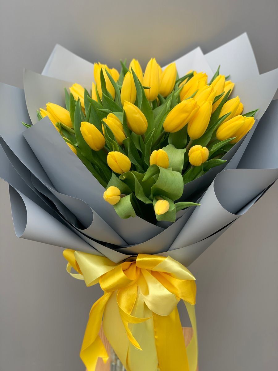 Golden Glow Tulip Bouquet 💛🌷
