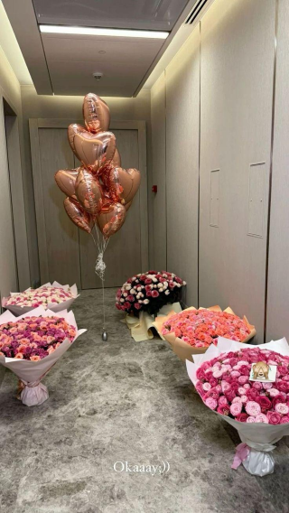 Hallway of Hearts: Luxe Floral & Balloon Welcome 🌹🎈