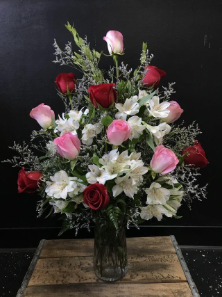 Elegant Mixed Rose & Lily Bouquet