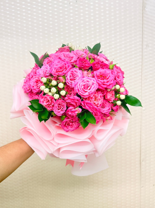 Rosy Delight Hand Bouquet - Image 2