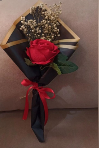 Classic Single Rose Charm