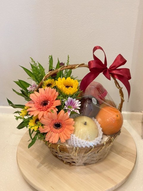 🎀 Sunshine Bloom Basket