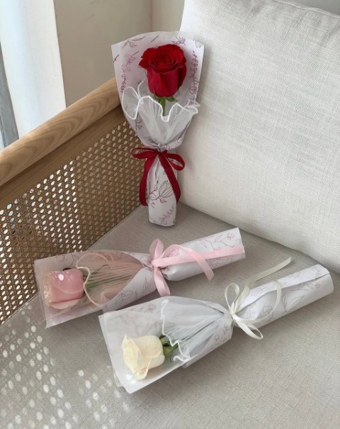 🌹 Trio of Wrapped Artificial Roses