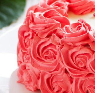 Heart-Shaped Red Rose Cake - Image 2