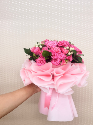 Rosy Delight Hand Bouquet