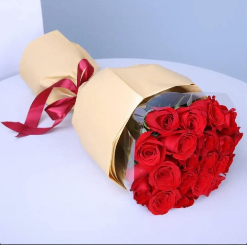 🌹 Classic Red Rose Bouquet - Image 2