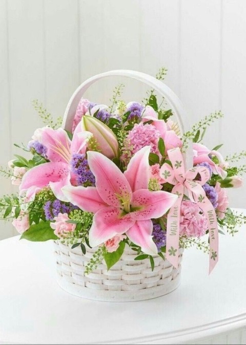 🌸 Pink Lily Embrace