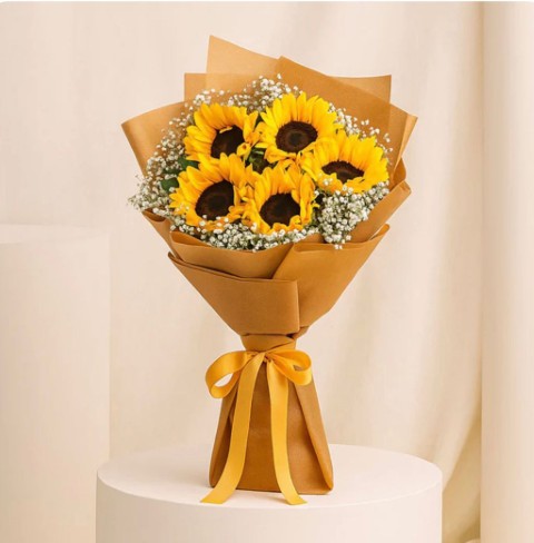 🌻 Sunflower & Baby’s Breath Bouquet