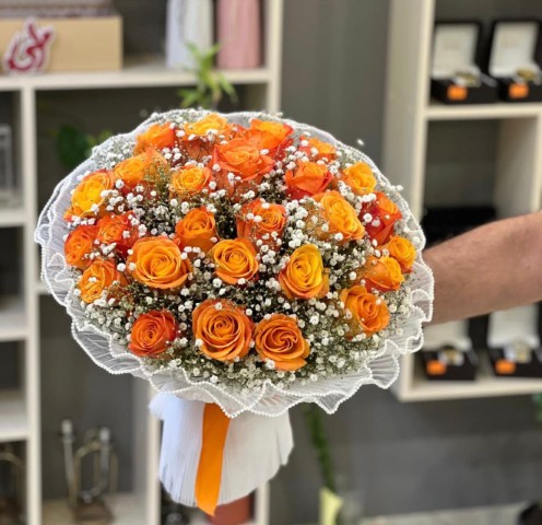 🍊 Orange Rose Radiance Bouquet