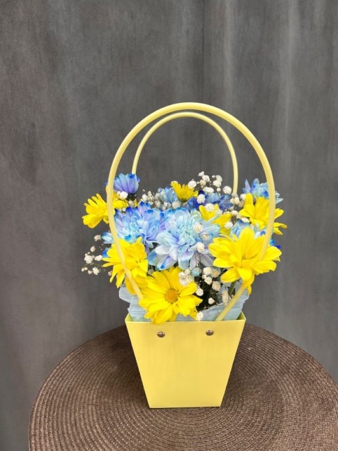 💐 Elegant Flower Basket