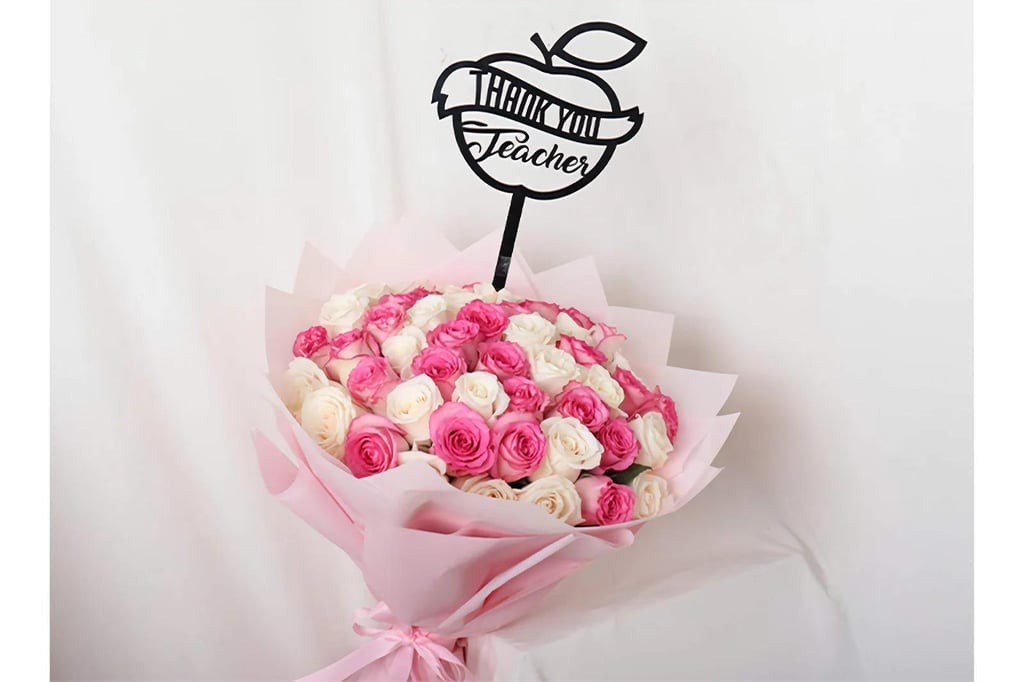 🍎 Apple of Our Eye – Pink Rose Bouquet for Teacher