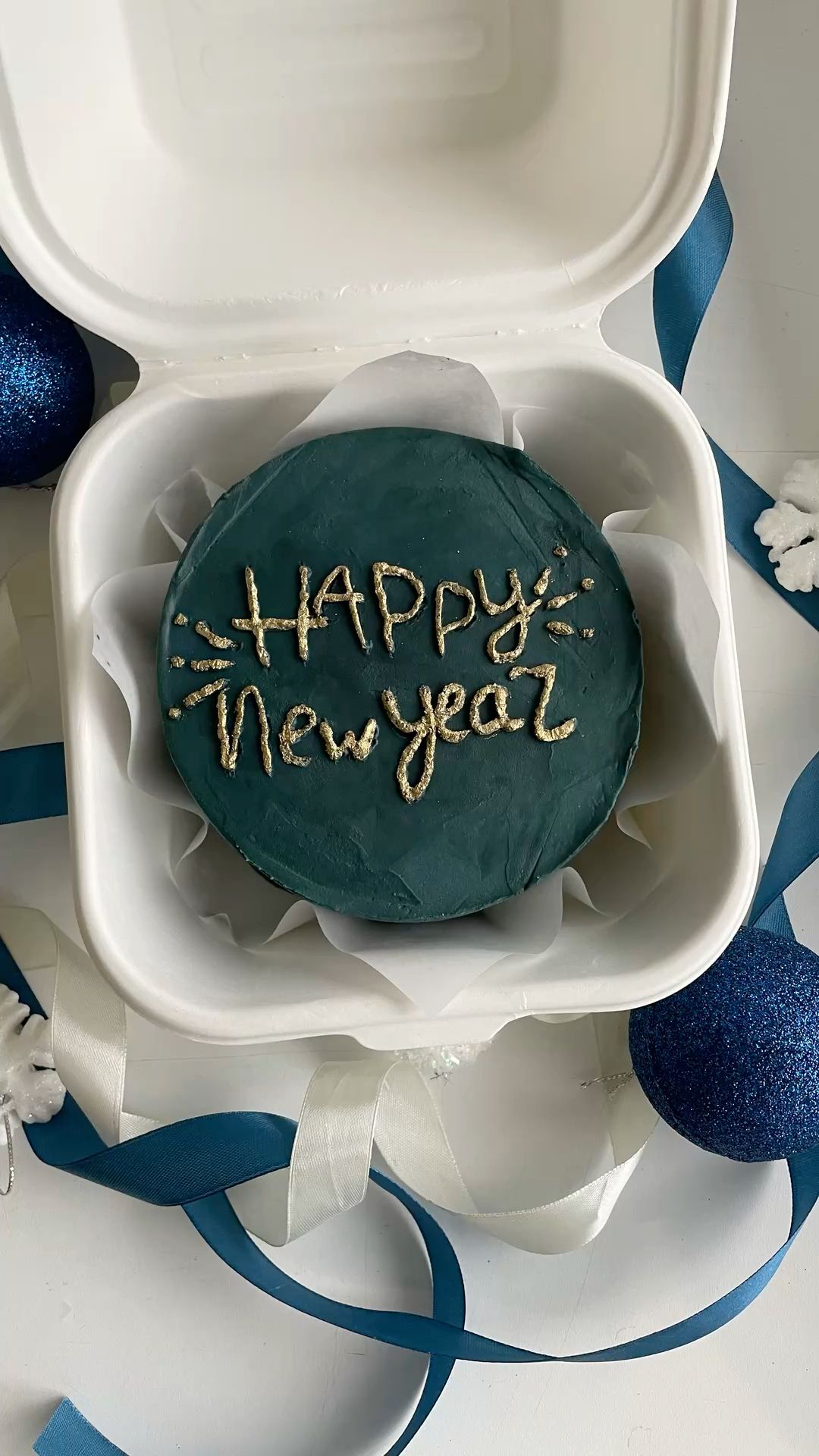 Teal & Gold "Happy New Year" Bento Cake