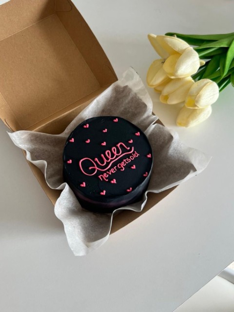 💖 Playful & Sassy Vibe Mini Sass Cake