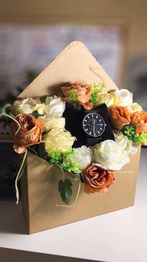 ⌚ Amber Bloom Watch Envelope