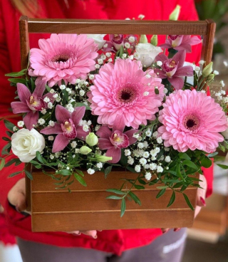 Blushing Garden Charm 🌸